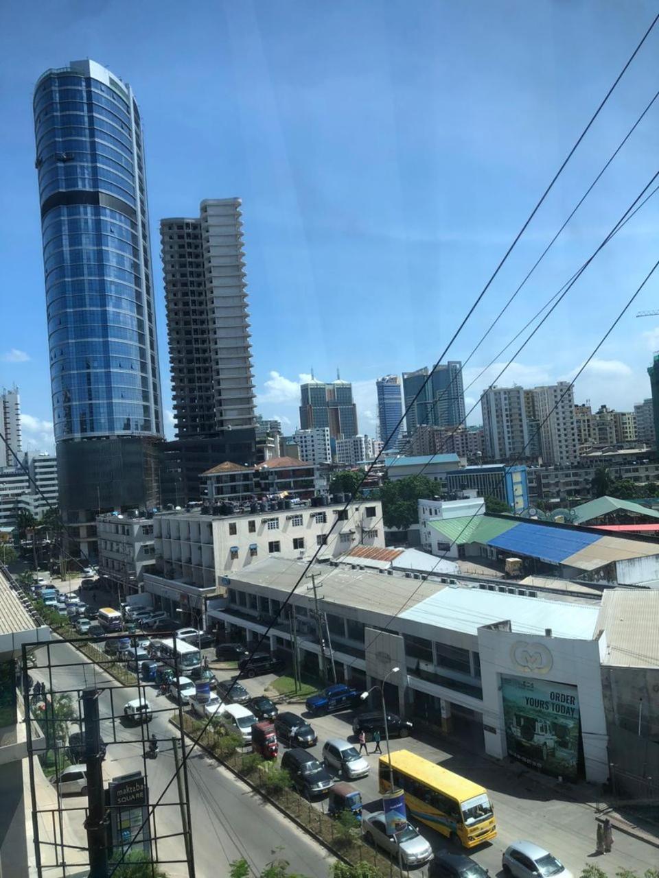 Hotel Raha Tower Dar es Salaam Esterno foto